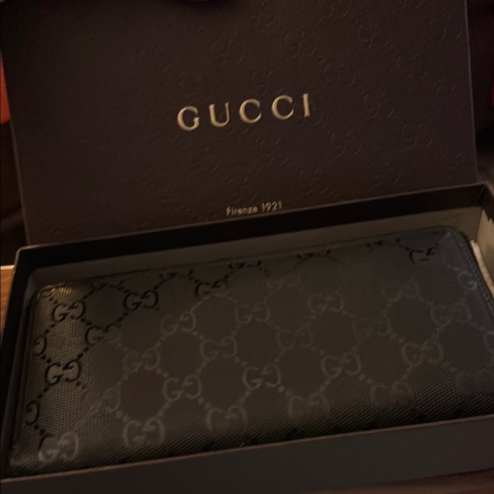 Gucci Black Key Card Holder Monogram Design